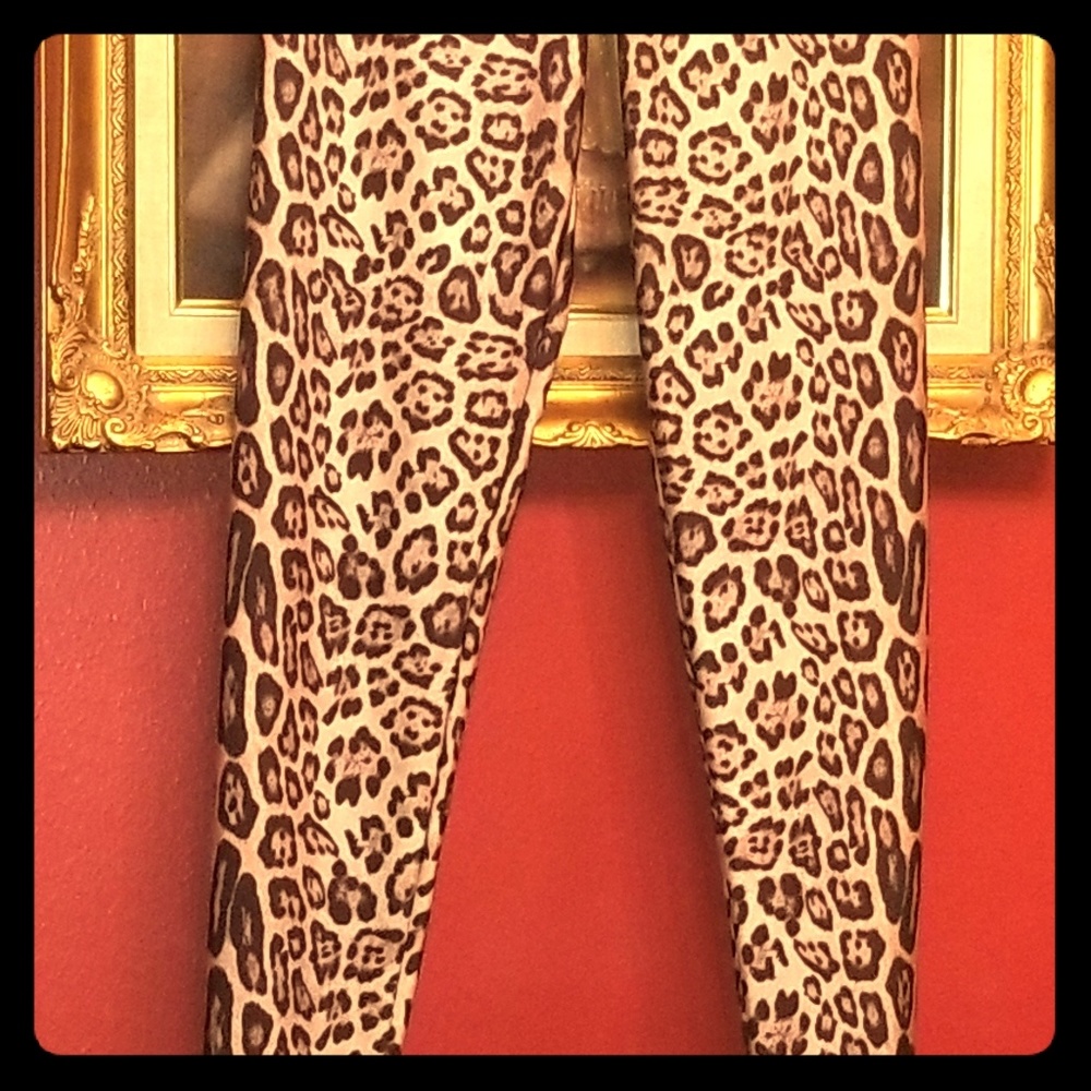 Onzie leopard long work out pants XS